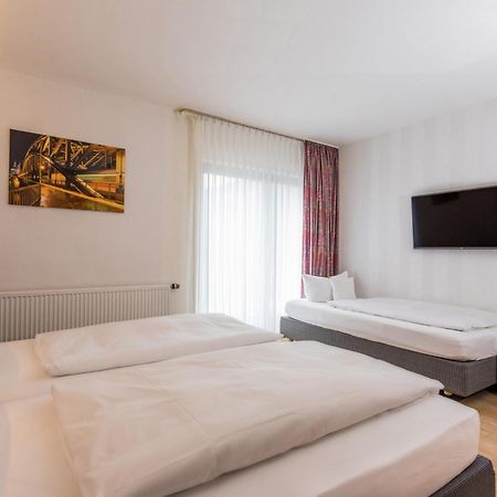 Hotel & Wirtshaus Hansen Bergisch Gladbach Exterior photo