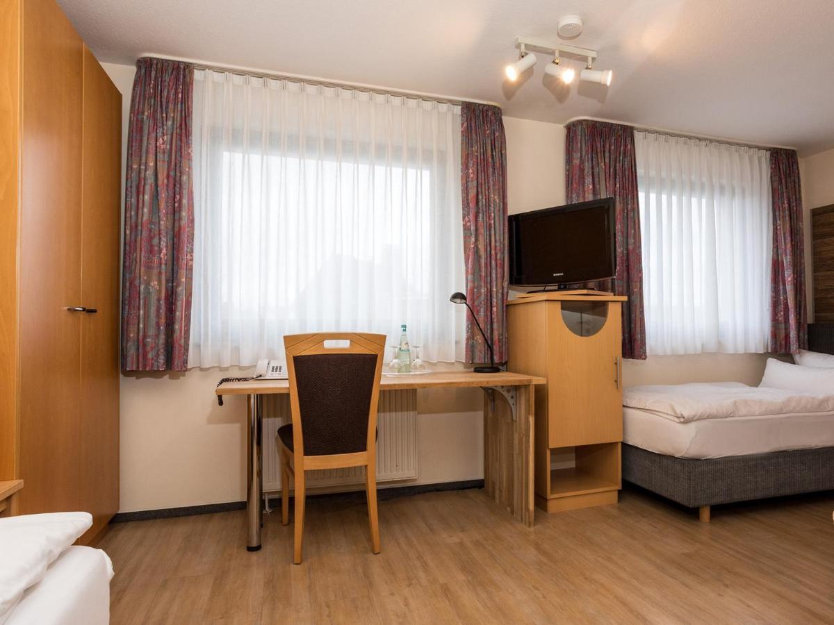 Hotel & Wirtshaus Hansen Bergisch Gladbach Exterior photo
