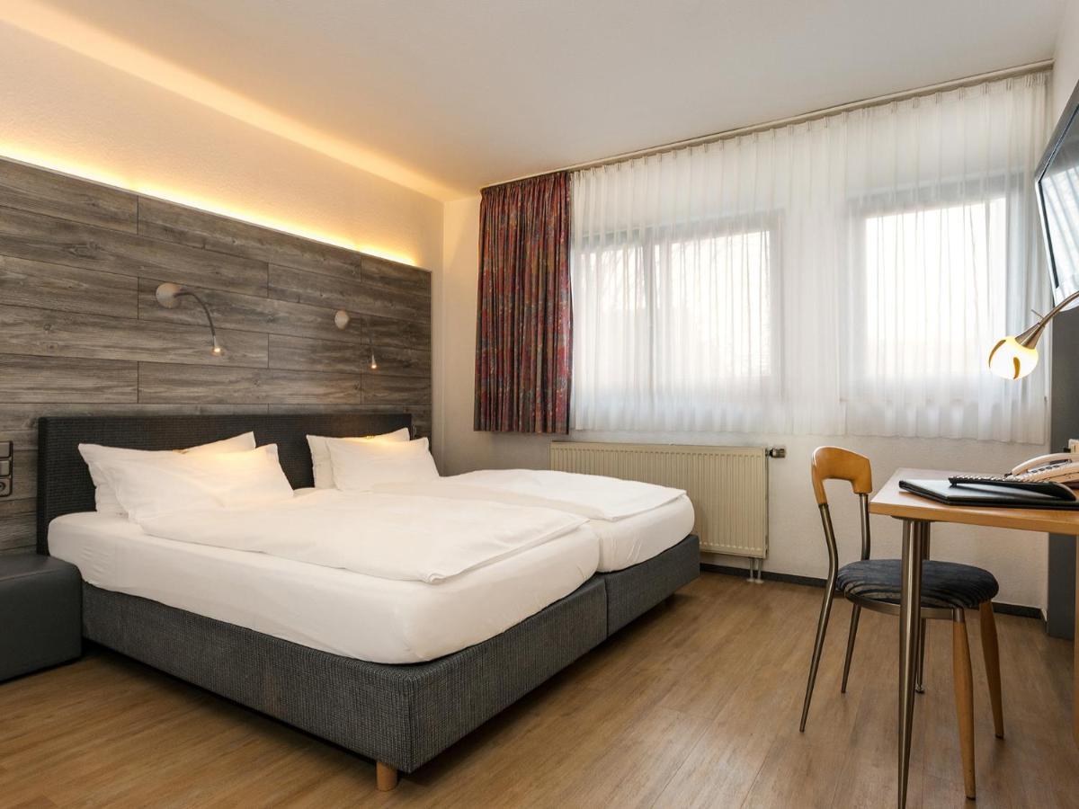 Hotel & Wirtshaus Hansen Bergisch Gladbach Exterior photo