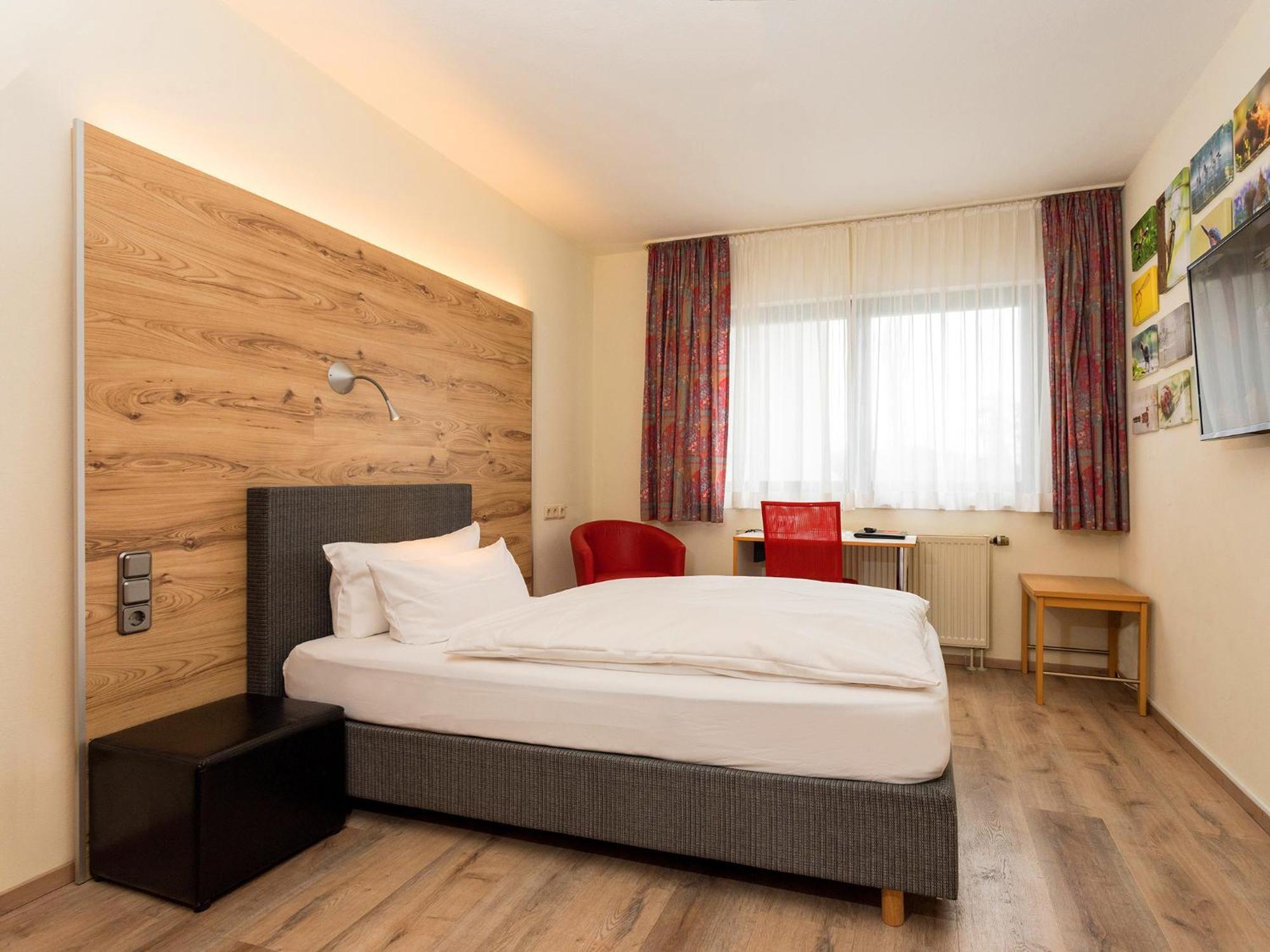 Hotel & Wirtshaus Hansen Bergisch Gladbach Exterior photo