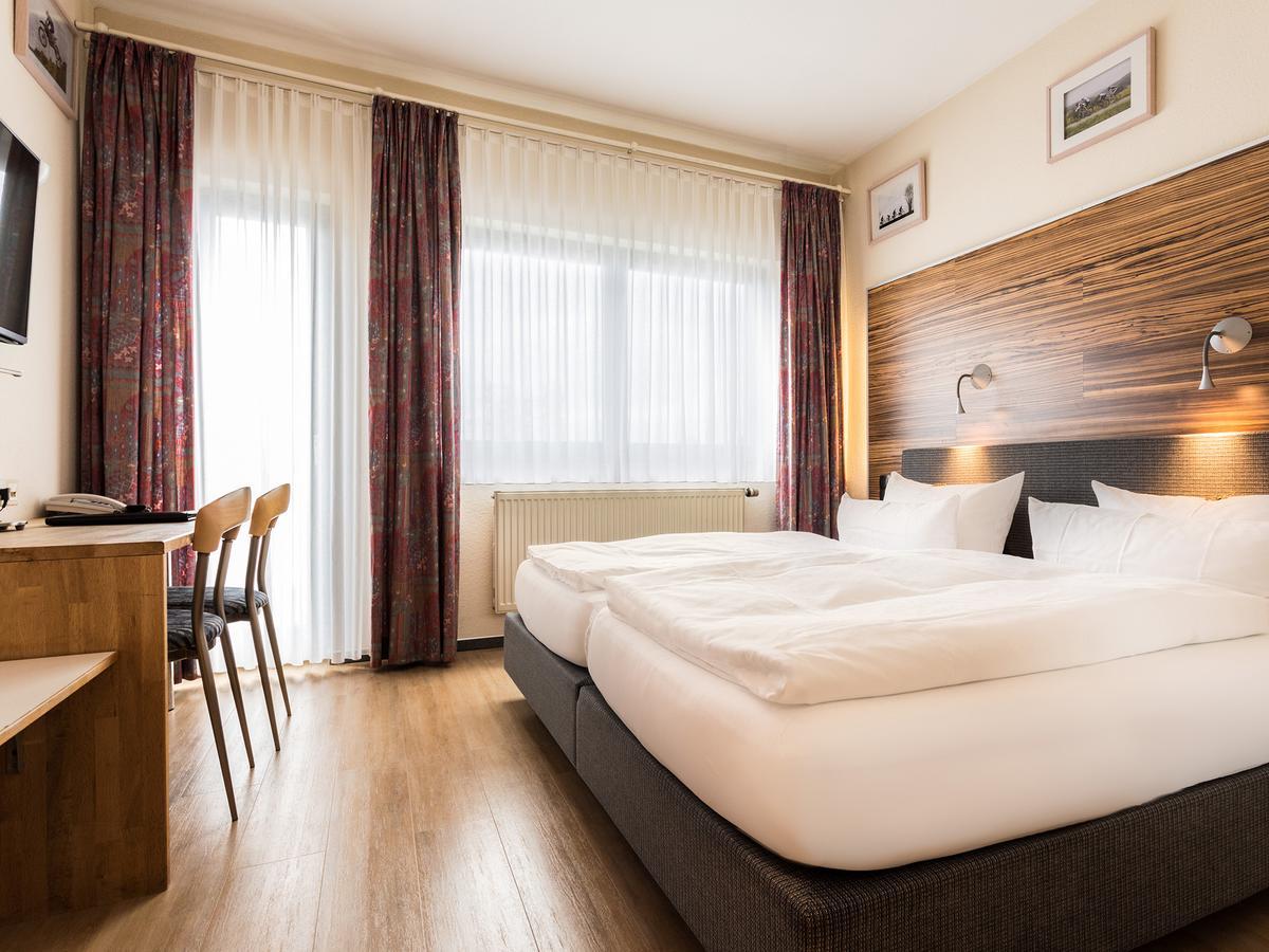 Hotel & Wirtshaus Hansen Bergisch Gladbach Exterior photo